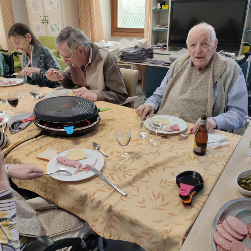 TABLE GOURMANDE (Raclette)