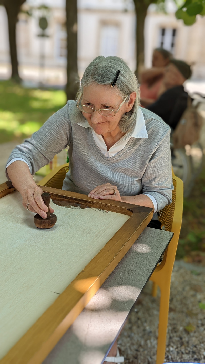 Jeux avec la ludothèque dans le parc