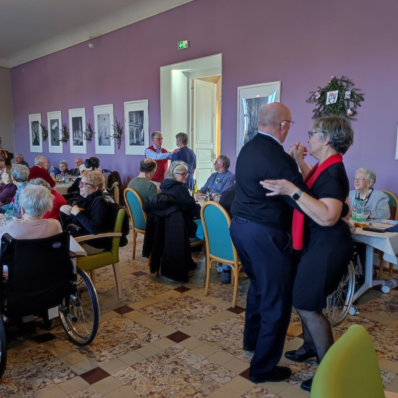 suite REPAS DE NOËL AVEC LES FAMILLES