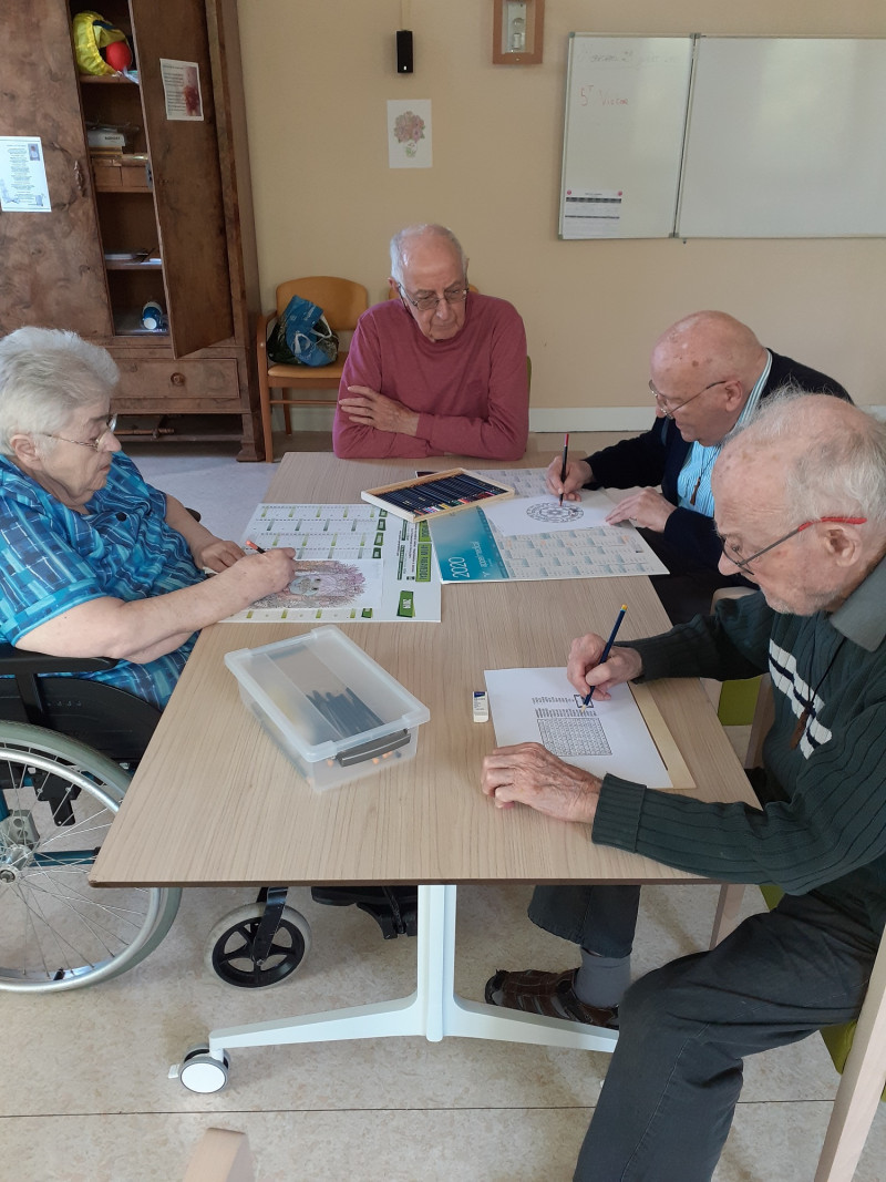 Atelier mandala et mots croisés