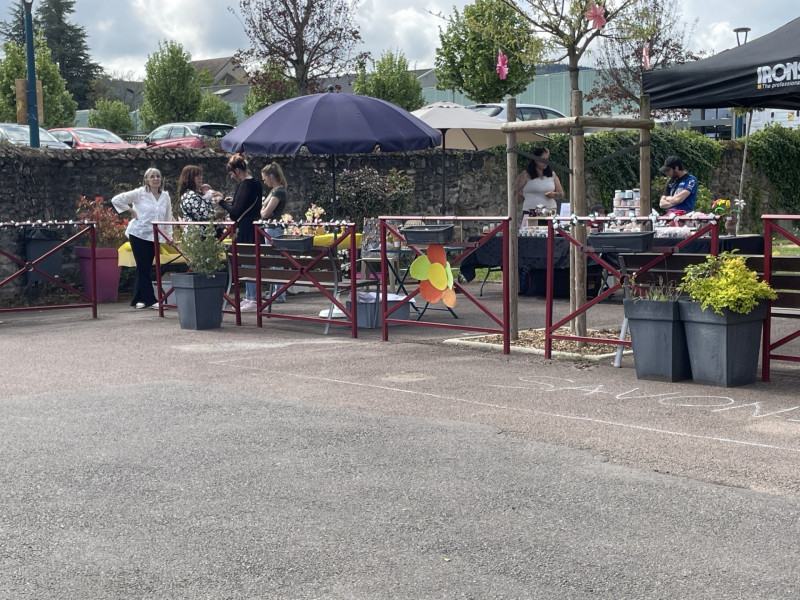 Sortie au marché de printemps Village de la Croix Blanche