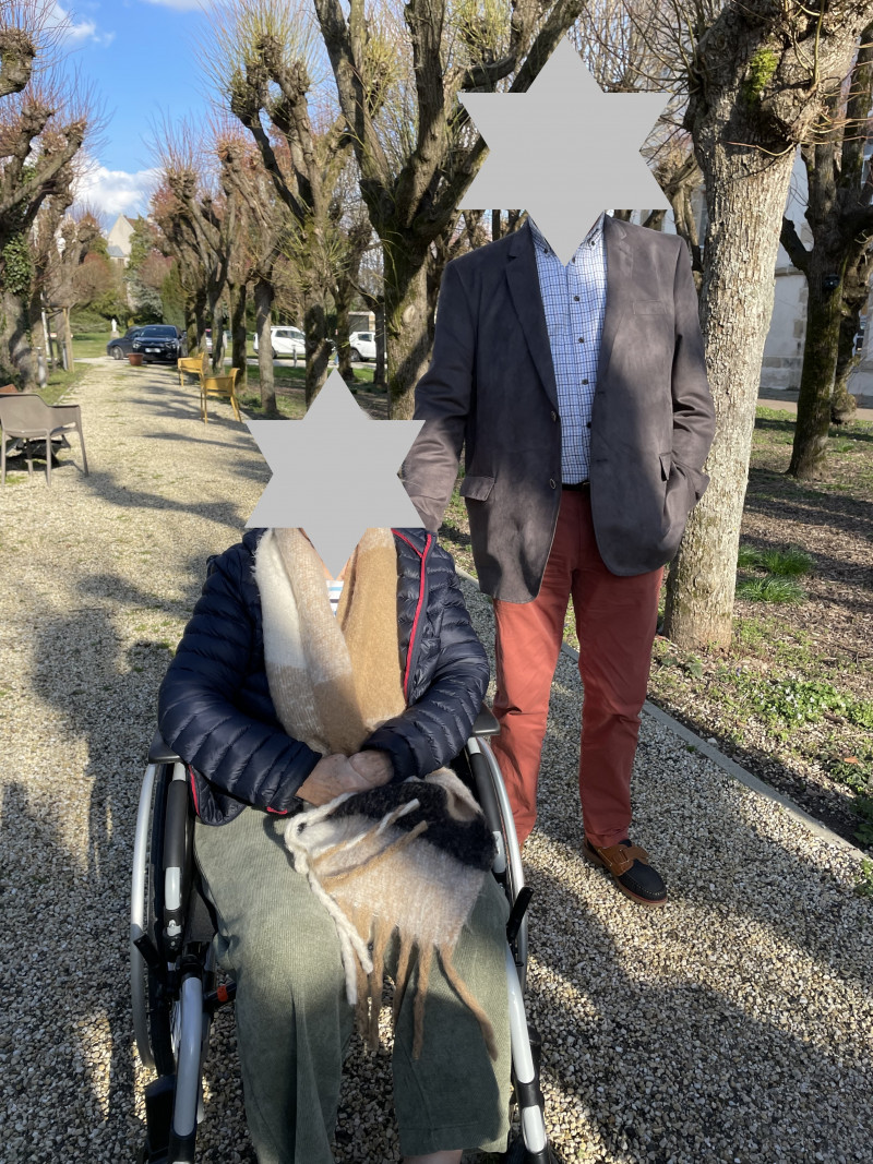 Première sortie promenade dans le parc sous un beau soleil