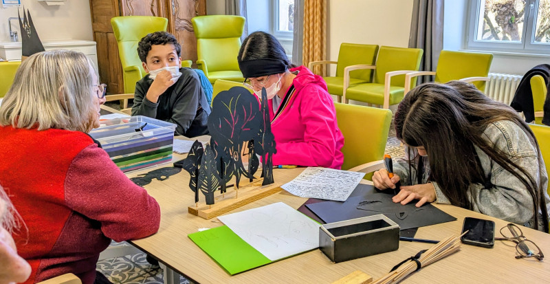 Atelier théâtre d’ombres, Un moment de partage intergénérationnel