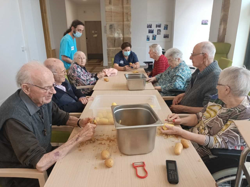 Epluchage de pomme et pomme de terre (PASA)