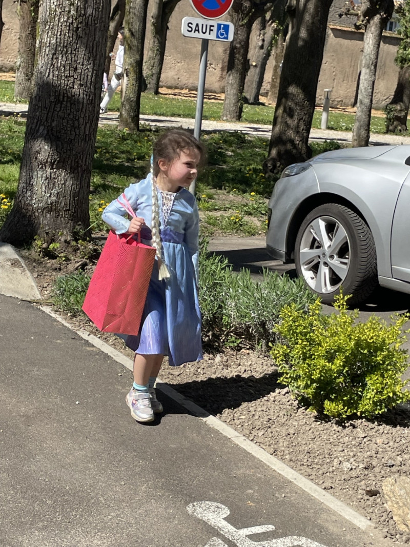 Chasse aux œufs avec les enfants du personnel